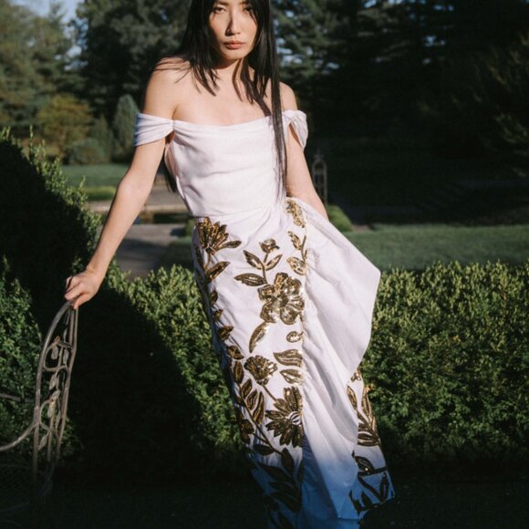 Markarian White Silk Top & Skirt Set (Spring/Summer + Autumn 2023) - Picture 4 of 7